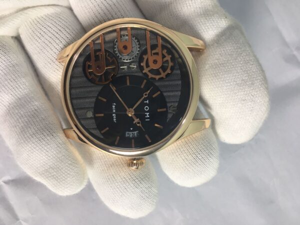 Tomi T106 Face Gear Luxury Men's Watch – Gold with Date Dial